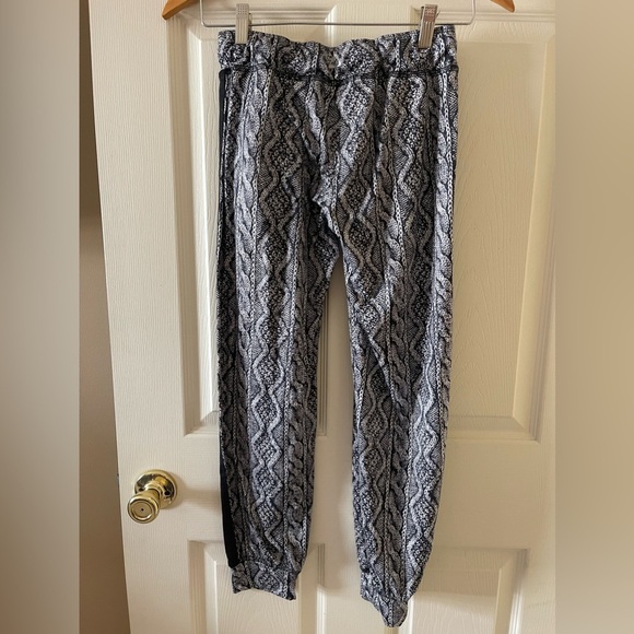PRISMSPORT joggers • Women’s XS - Picture 2 of 5